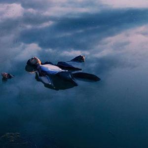 少萝被男生操逼
