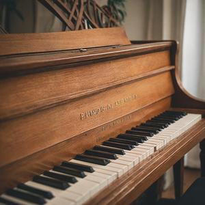 少萝被男生操逼
